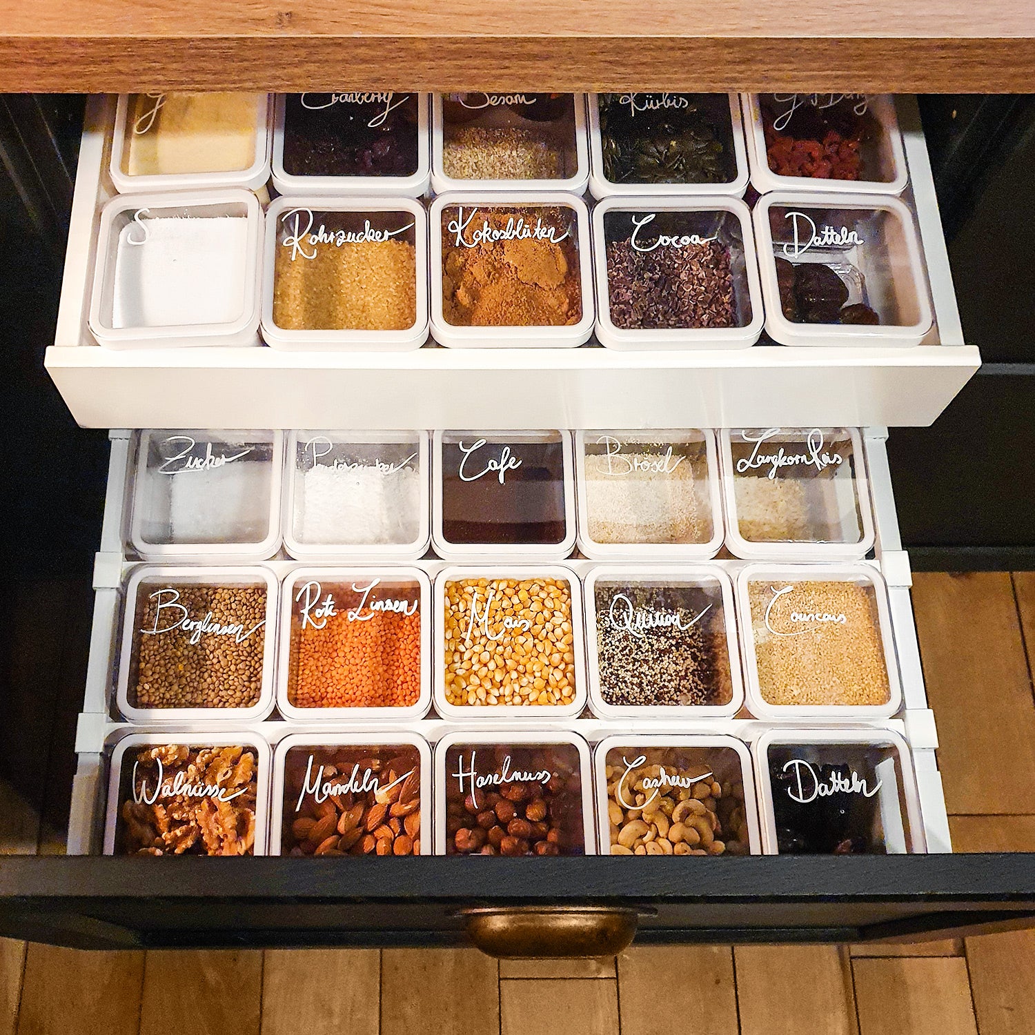 sposoby na przechowywanie przypraw w kuchni - pojemniki na przyprawy