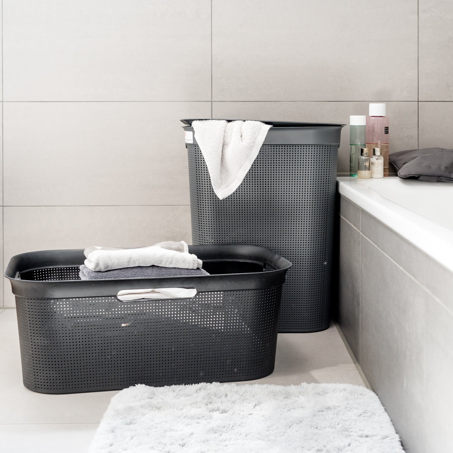 kosze na pranie pomogą nam zanim umieścimy brudne ubranie w bębnie pralki