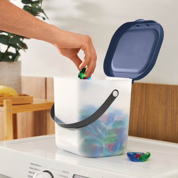 praktyczne pudełko na proszek do prania, kapsułki piorące lub płyn do płukania. Pojemnik na detergenty