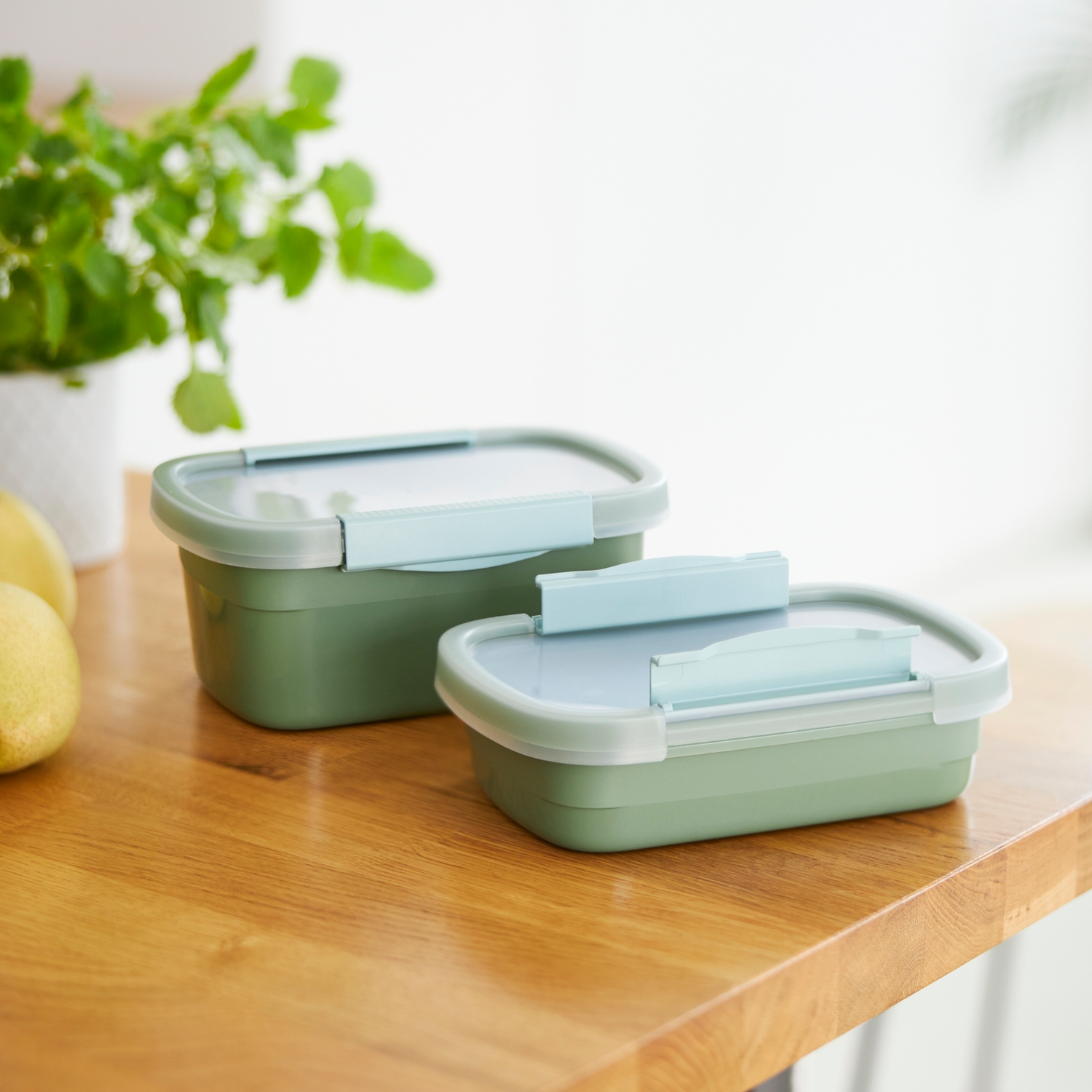 sprzątanie lodówki jest łatwiejsze jeśli żywność przechowujesz w pojemnikach do mrożenia